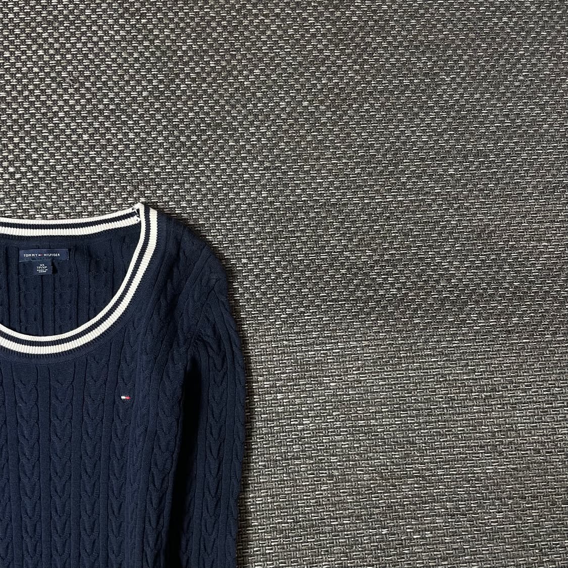 타미힐피거 네이비 로고 꽈배기 긴팔 니트 XS 상품이미지3