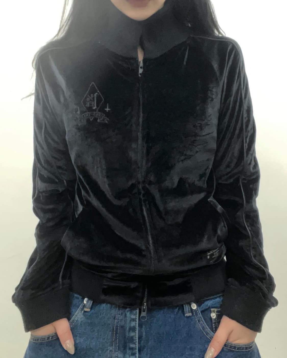 Black Velvet lettering zip-up 상품이미지1