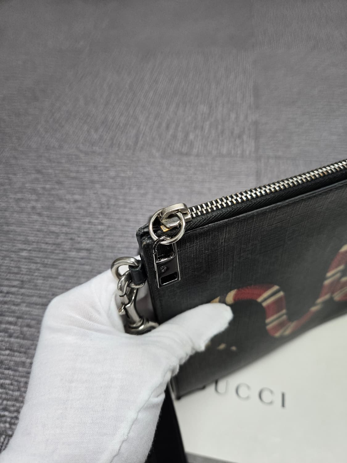 [특가][정품] 구찌 킹스네이크 클러치백 상품이미지5