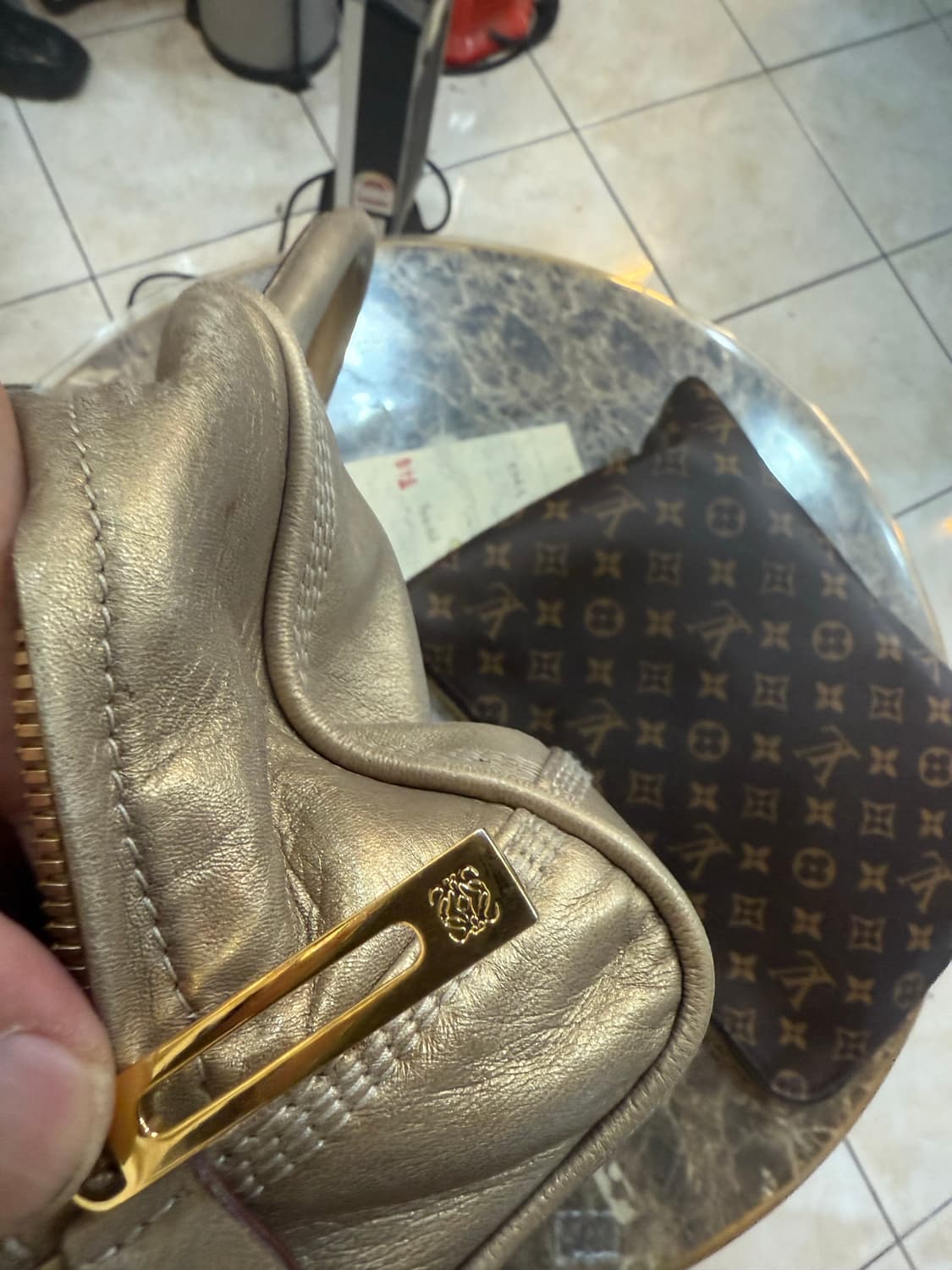 정품 로에베 앙아조나 28 팝니다 상품이미지10