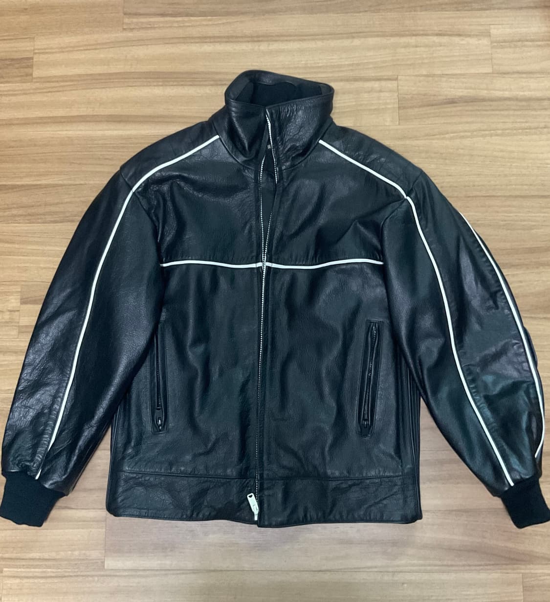 이지 시즌 5 칼라바사스 레더자켓 상품이미지1