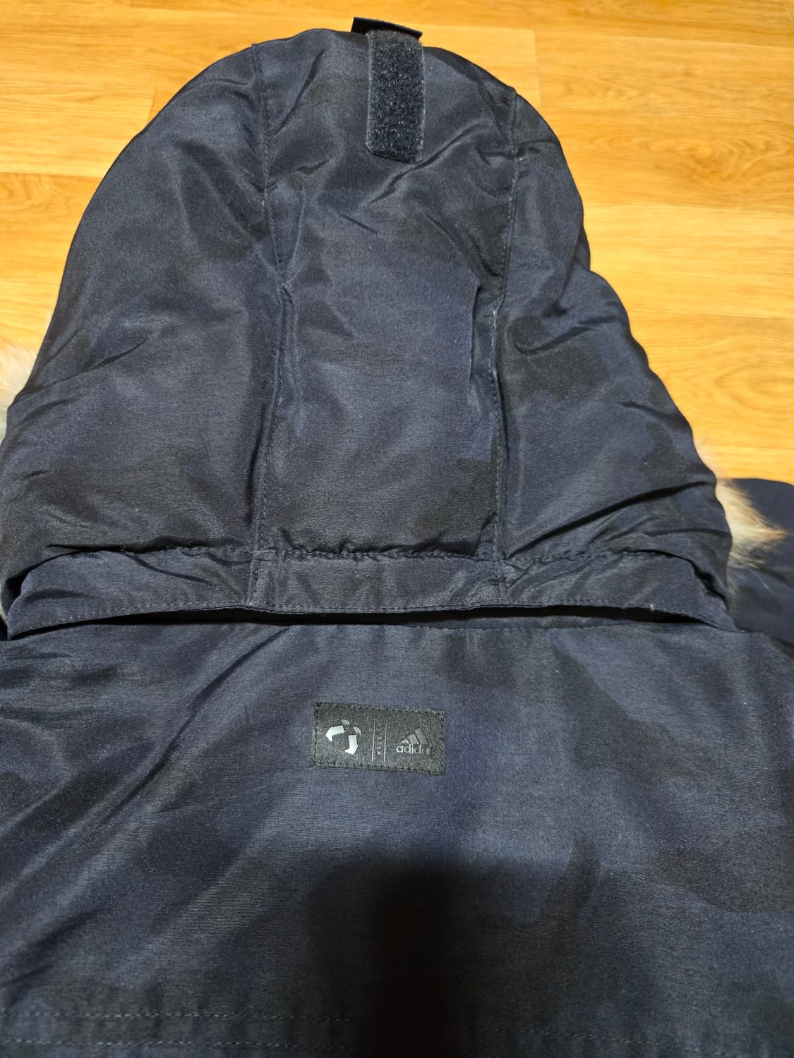 아디다스 남성 카모 에어다운 봄버 패딩(95사이즈) 상품이미지7