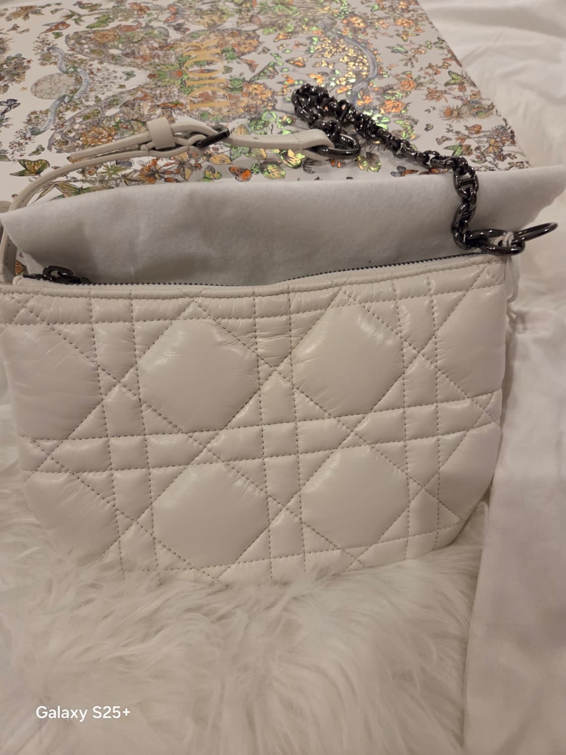 디올 카로 튤립  2022년 시즌백 상품이미지1