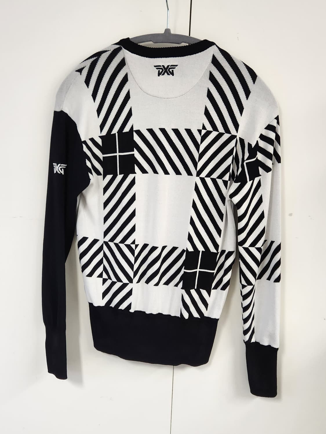 PXG 골프 블랙 앤 화이트 패턴 니트 XS 상품이미지2