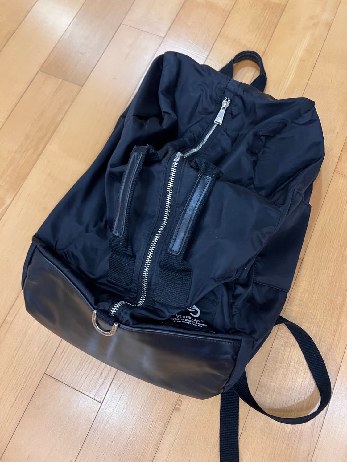 VERMILAN 블랙 백팩 상품이미지1