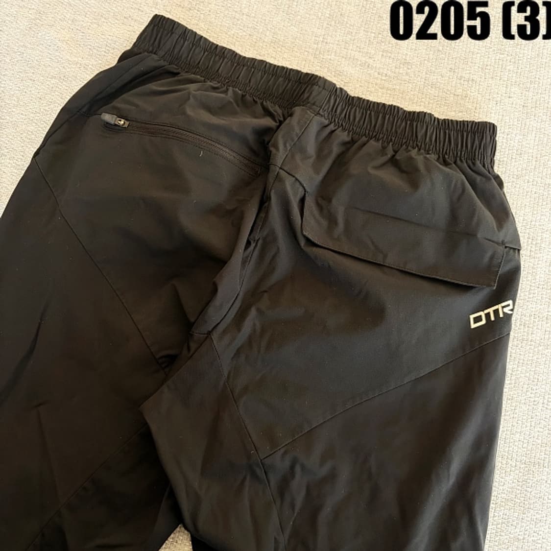 [실측확인] 데상트 여성 블랙 트레이닝 트랙 팬츠 0205(3) 상품이미지3