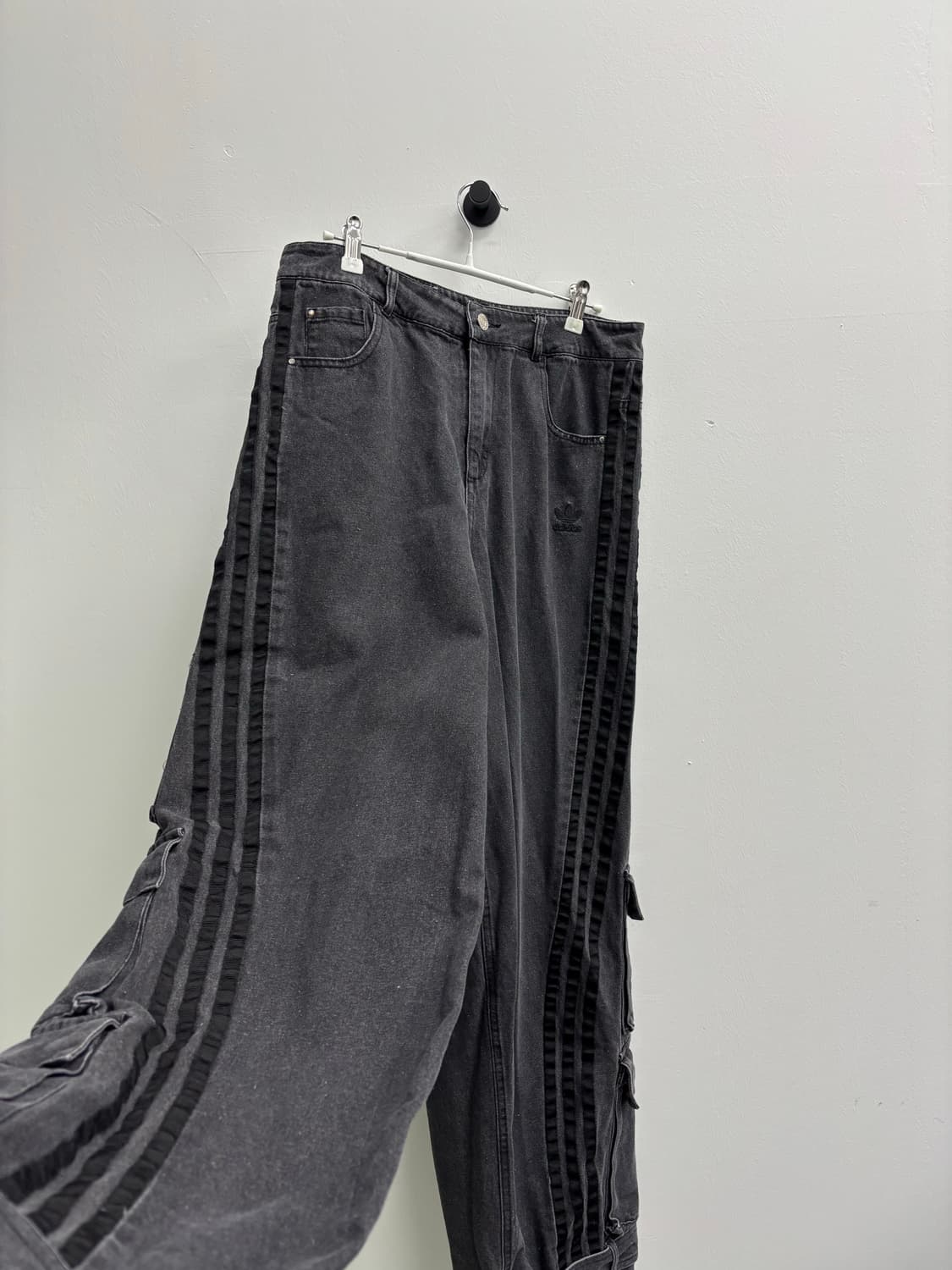 아디다스 오리지날 adidas 블랙 카고 데님 팬츠 상품이미지4