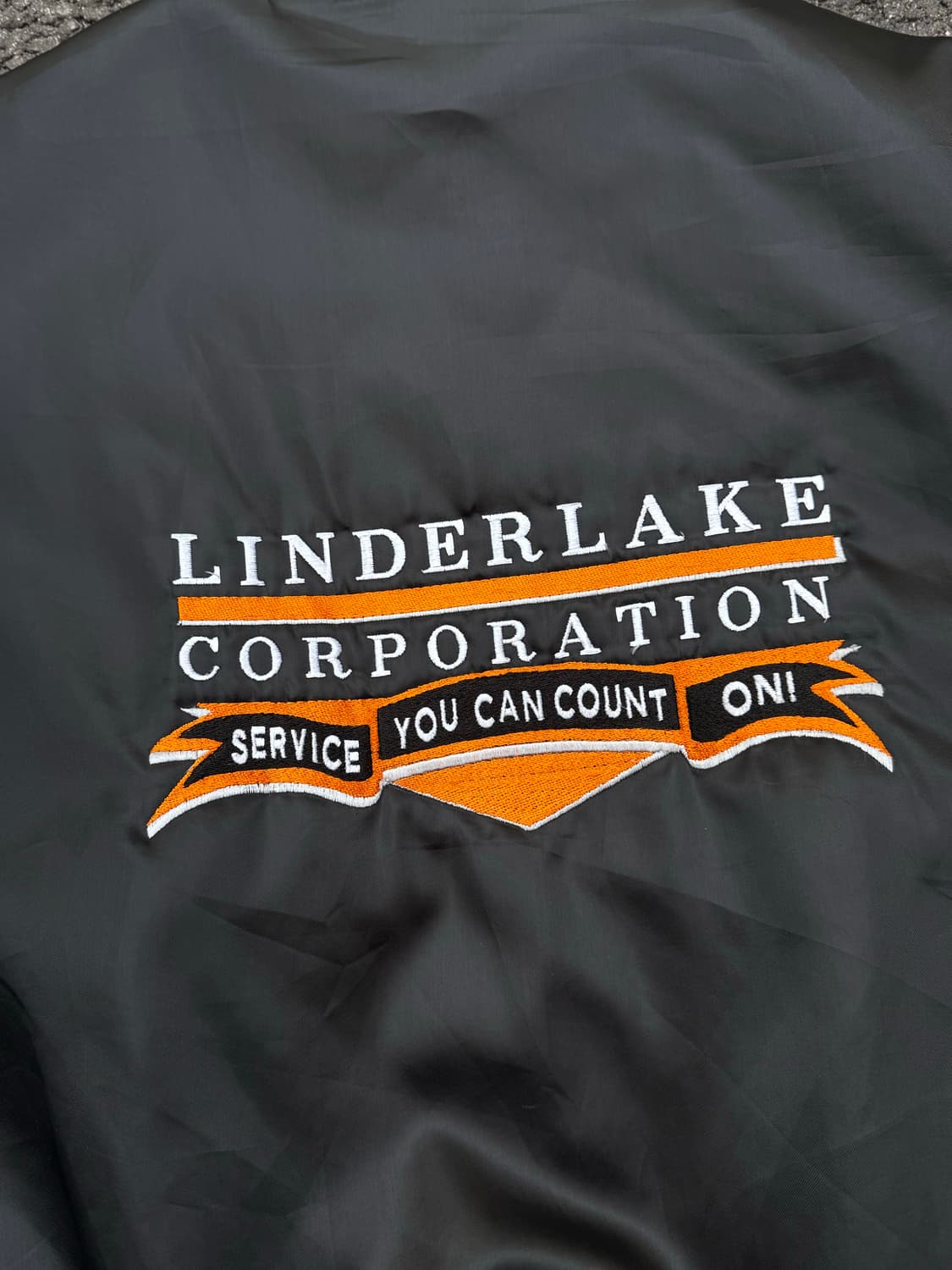 네메시스 린더레이크 새틴 봄버자켓 상품이미지4