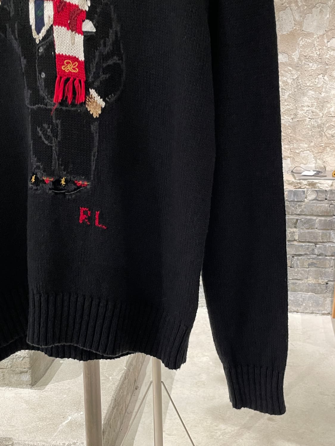 폴로 랄프로렌 블랙 코코아 베어 크루넥 스웨터 상품이미지5