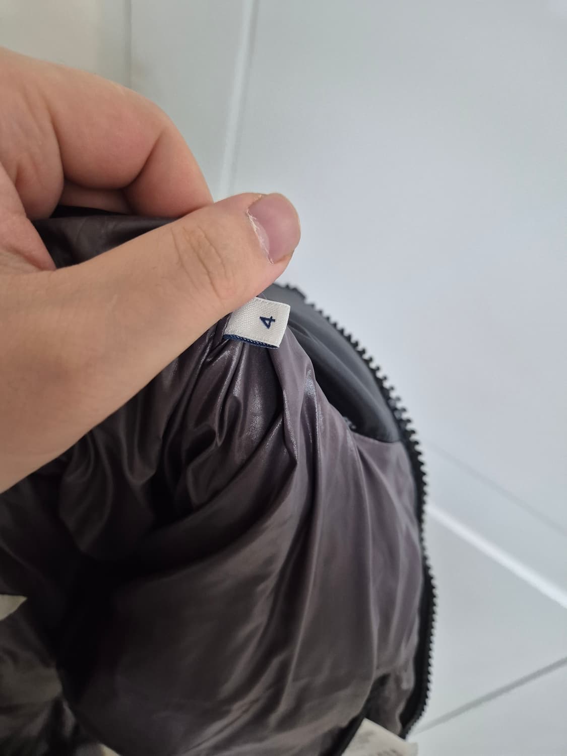 몽클레어 마야 패딩 블랙 4사이즈 팝니다 상품이미지4