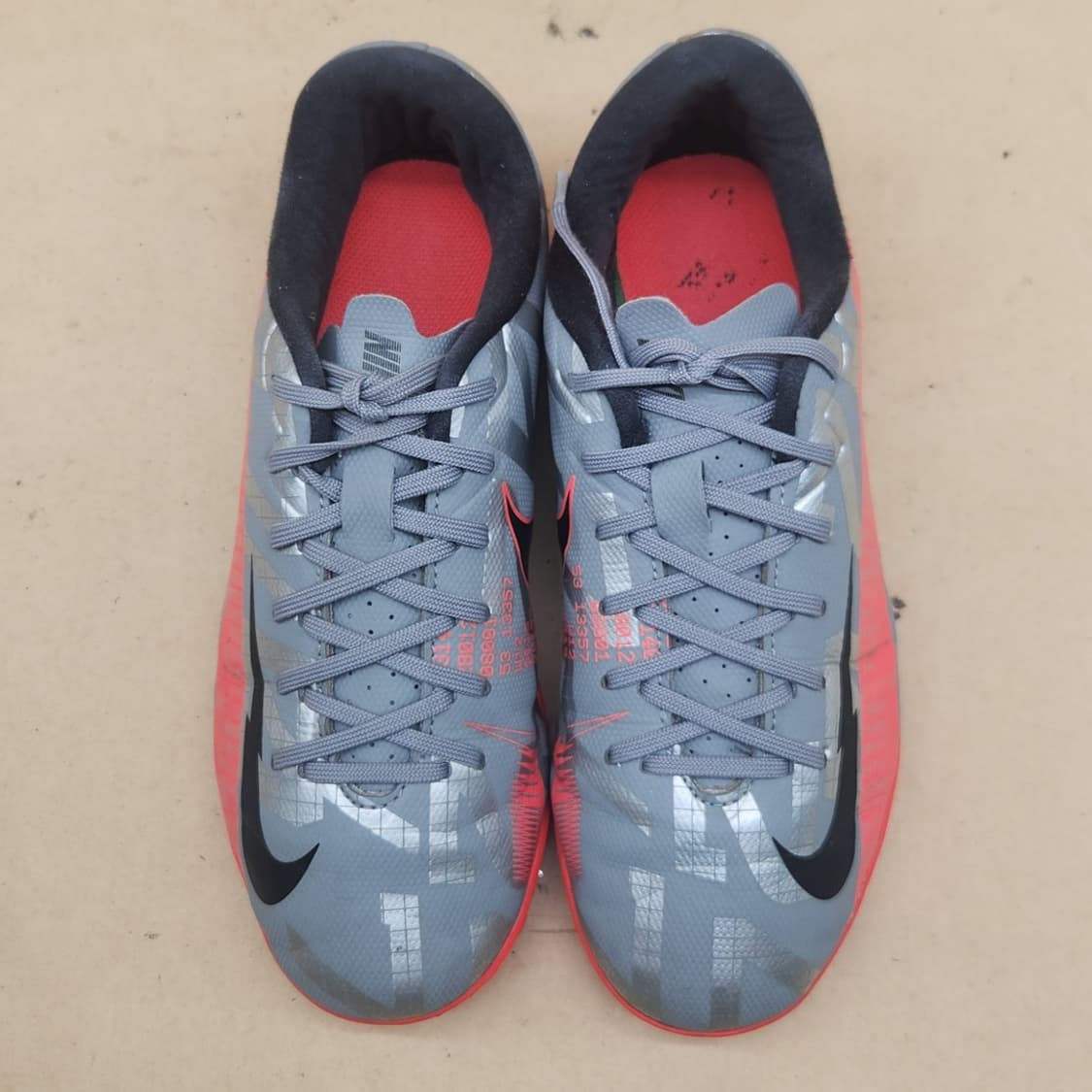 나이키 머큐리얼 베이퍼13 아카데미 TF 풋살화 235 상품이미지2