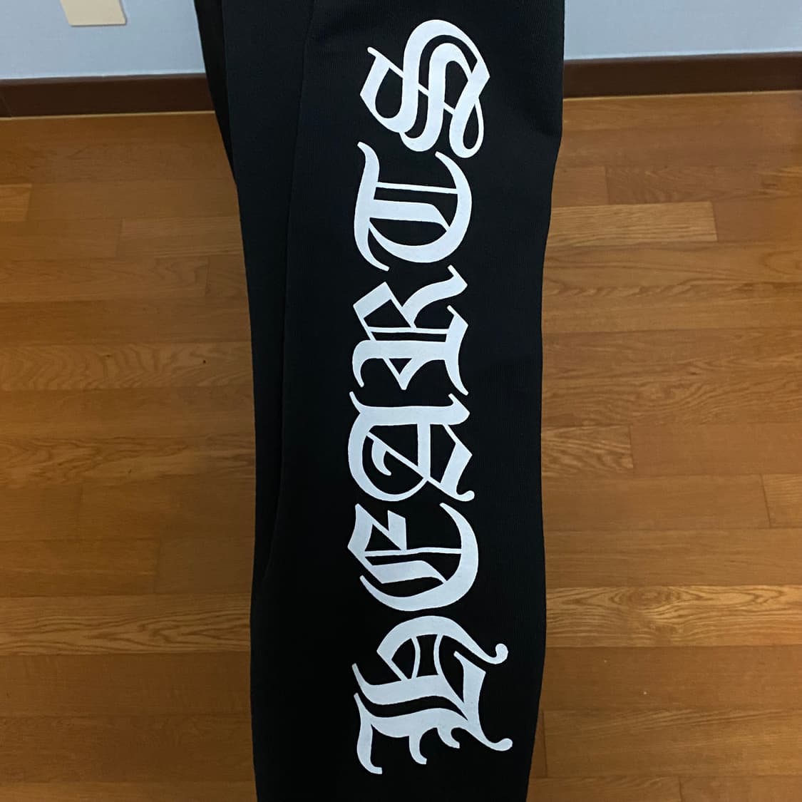 [L] 크롬하츠 홀스슈 로고 백 포켓 스웨트팬츠 블랙 상품이미지4