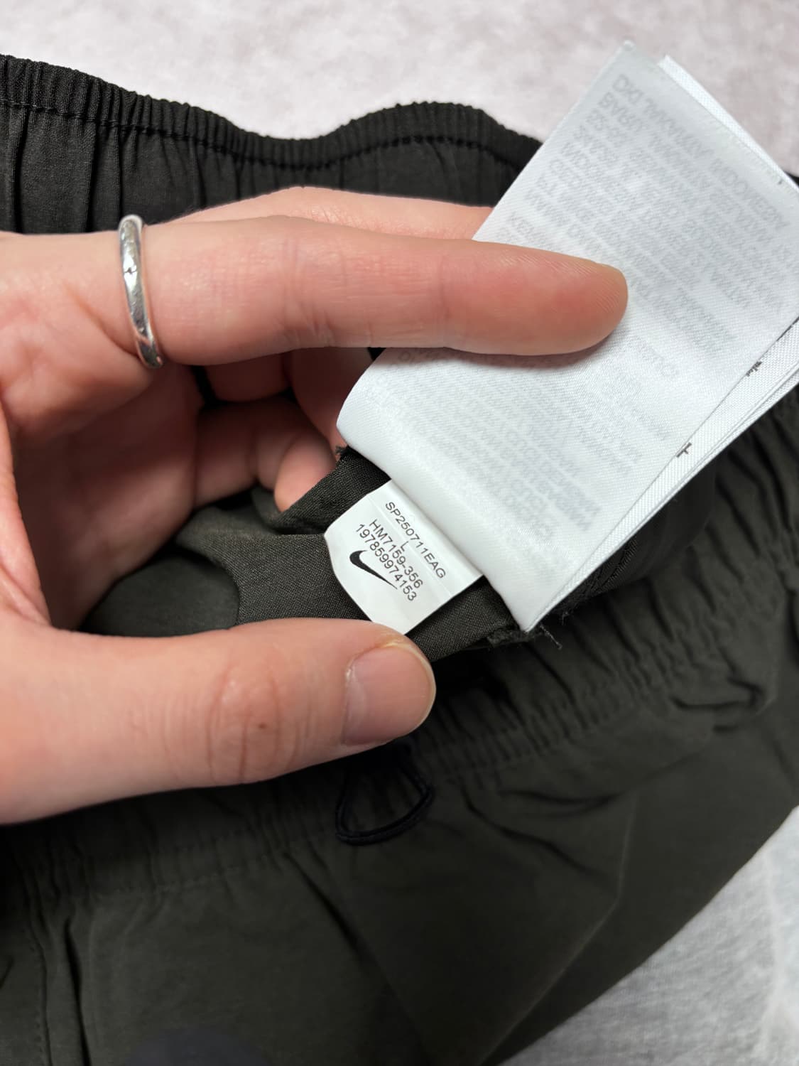 [NIKE] 테크 우븐 오픈 헴 오버사이즈드 팬츠 상품이미지5