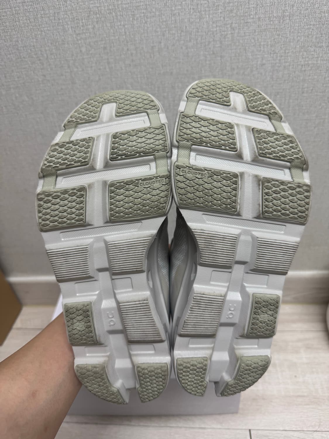 온러닝 X (파프) 클라우드 몬스터 문더스트 초크 (260) 상품이미지3