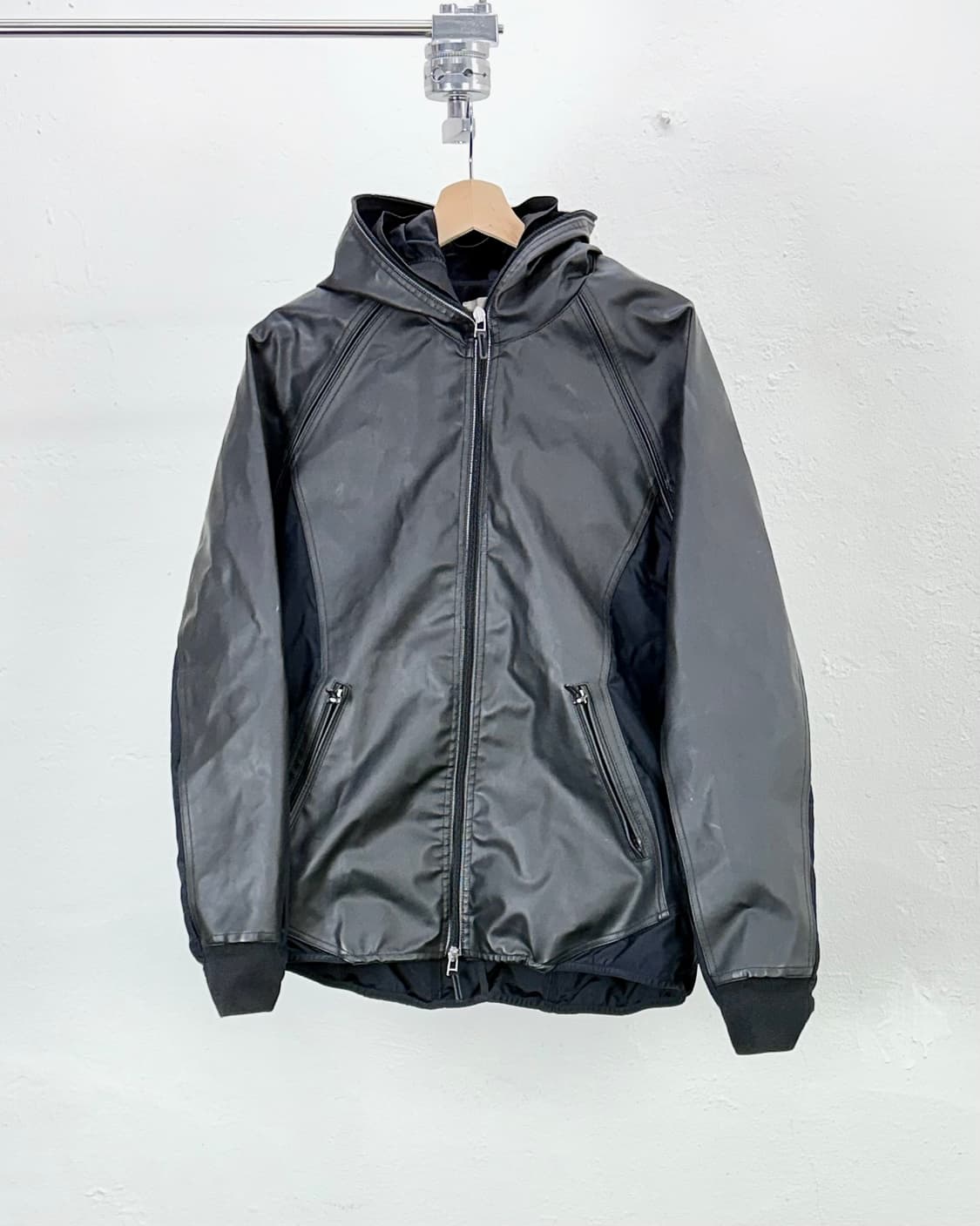 골든구스 블랙 리나일론 메쉬 테크니컬 풀 오버 레인 자켓 상품이미지1