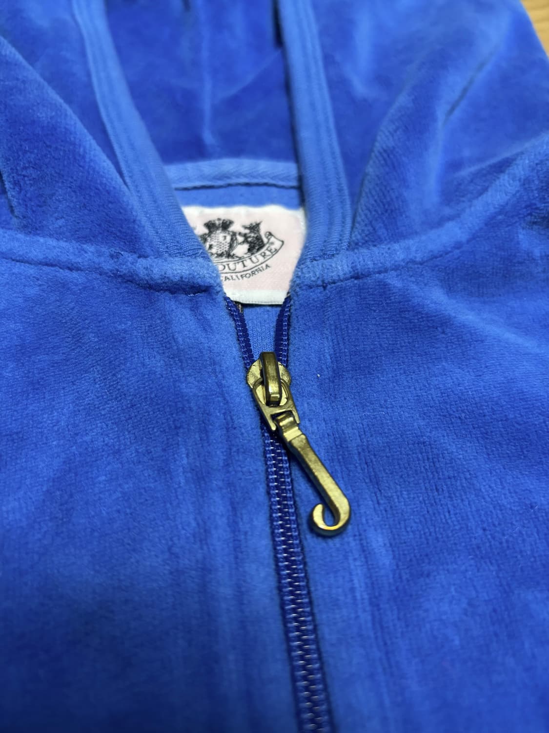 Y2k 쥬시꾸뛰르 블루 벨벳 후드 집업 상품이미지5