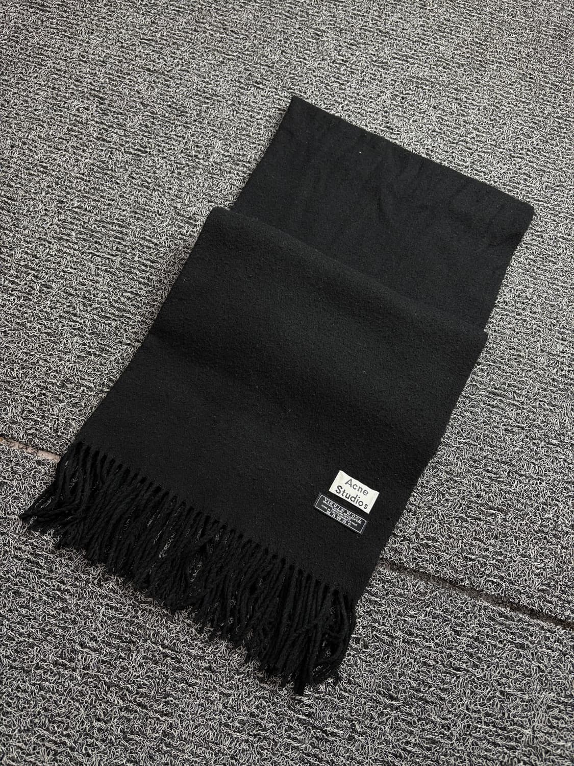 아크네 스튜디오 버진 울 머플러 블랙 2056 상품이미지1