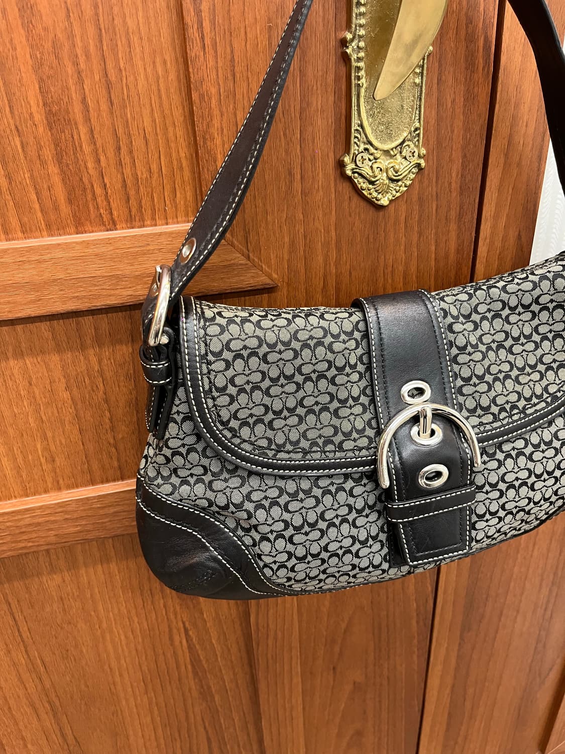 Coach Basic Shoulder Bag 상품이미지4