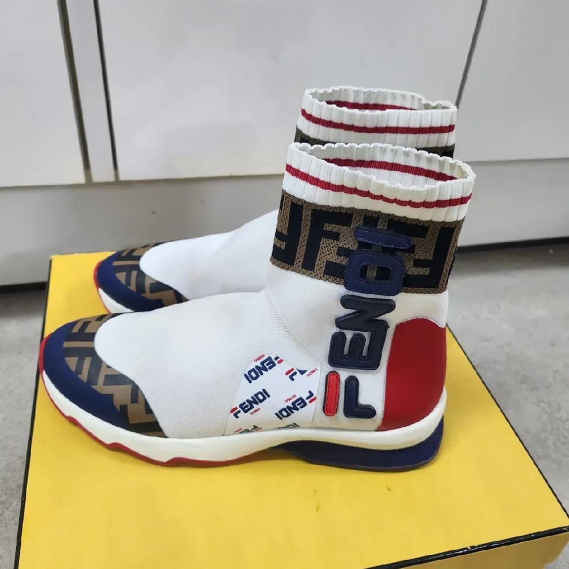 펜디 신발 펜디×필라 콜라보 삭스 스니커즈 37사이즈 (정품) 상품이미지3