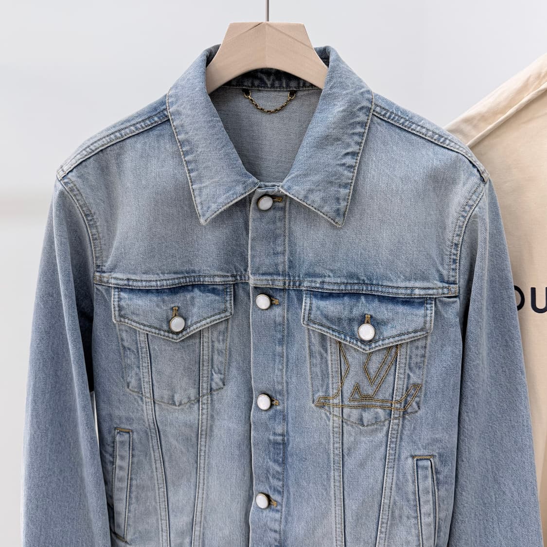 [S+급/48] 24FW 루이비통 LV 데님 트러커 청자켓 상품이미지3