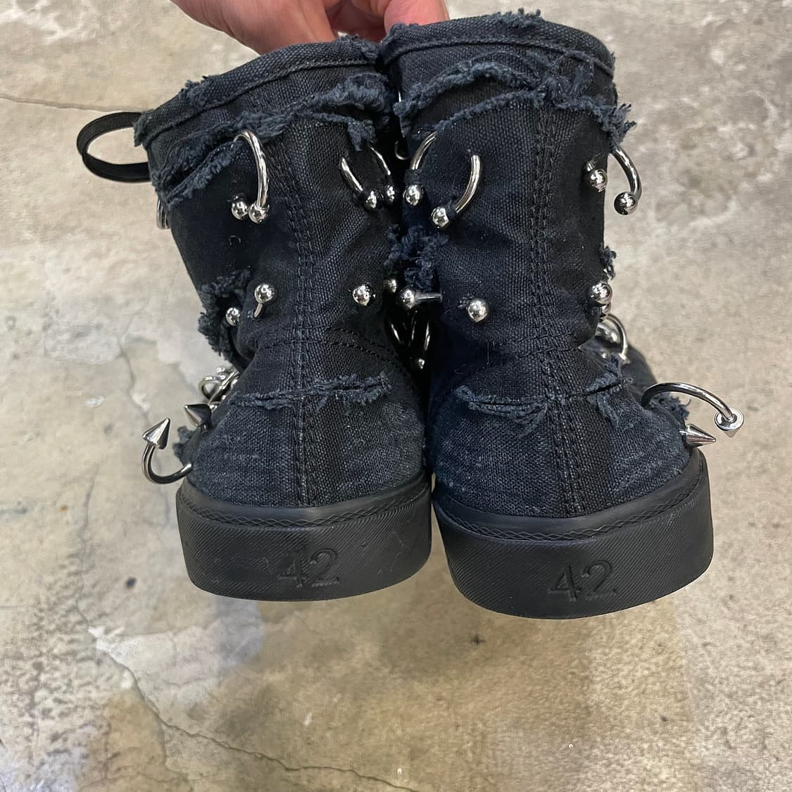 발렌시아가 파리 피어싱 스니커즈 상품이미지8