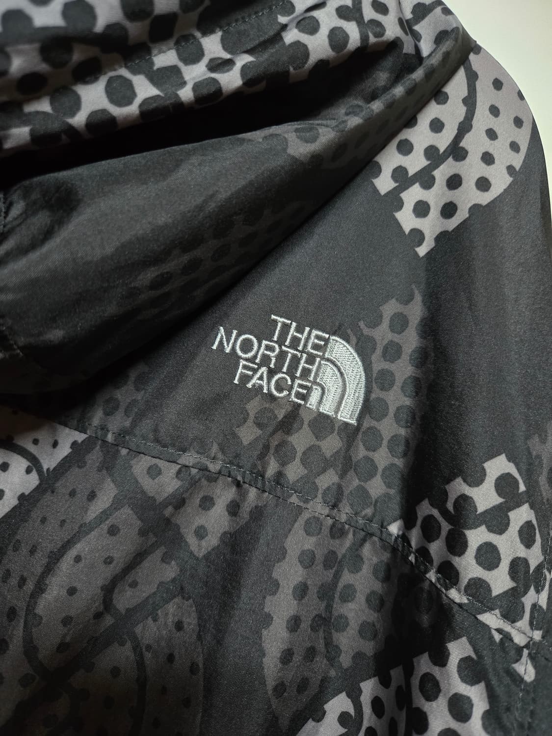 노스페이스 시그니처 패턴 방풍 바람막이 점퍼 상품이미지8