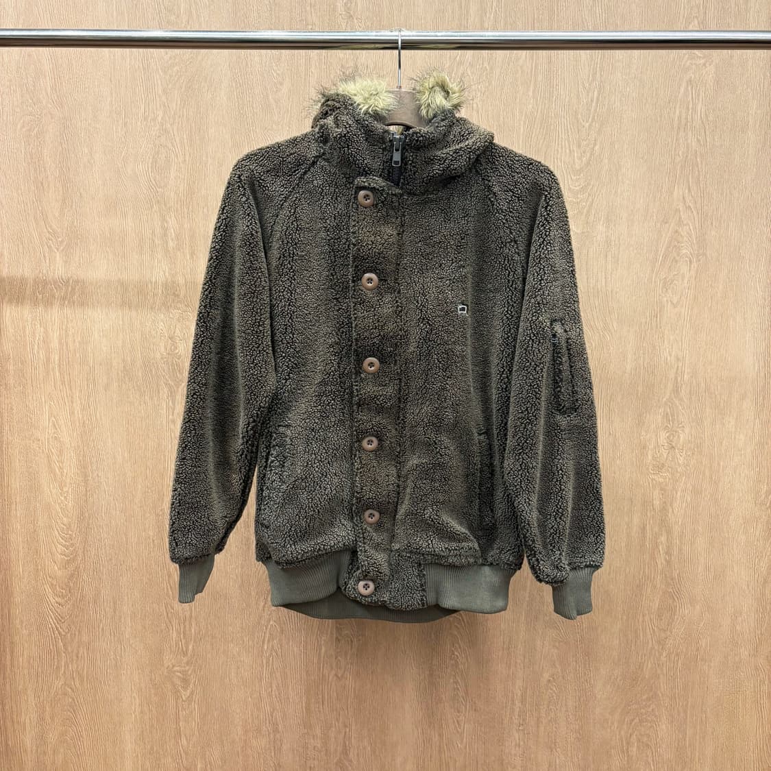 울리치 보아 플리스 후드 자켓 페이크 퍼 트리밍 소매 포켓 디테일 브라운 상품이미지2