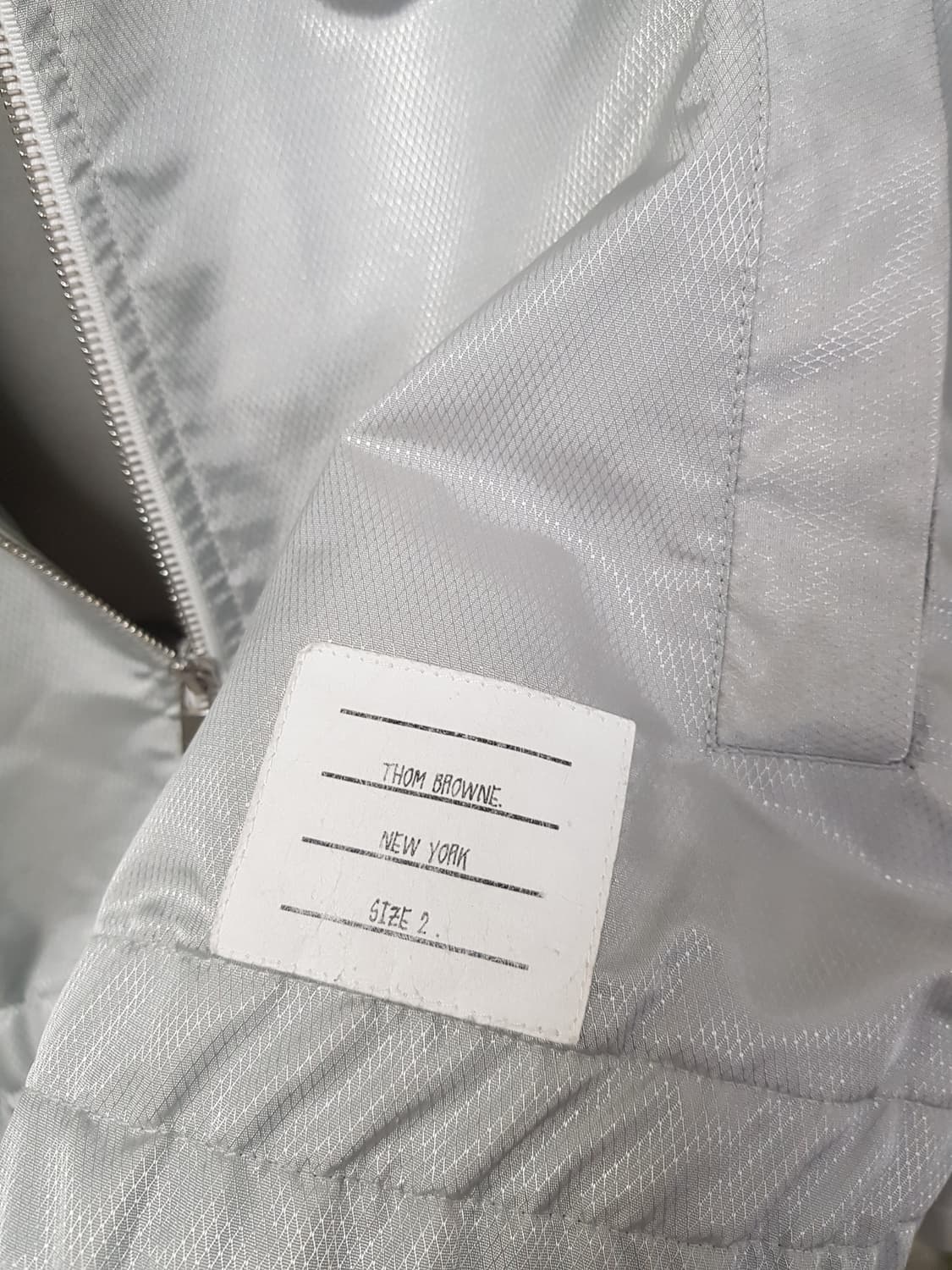 [2/100~105/정품] 톰브라운 4바 봄버자켓 상품이미지4