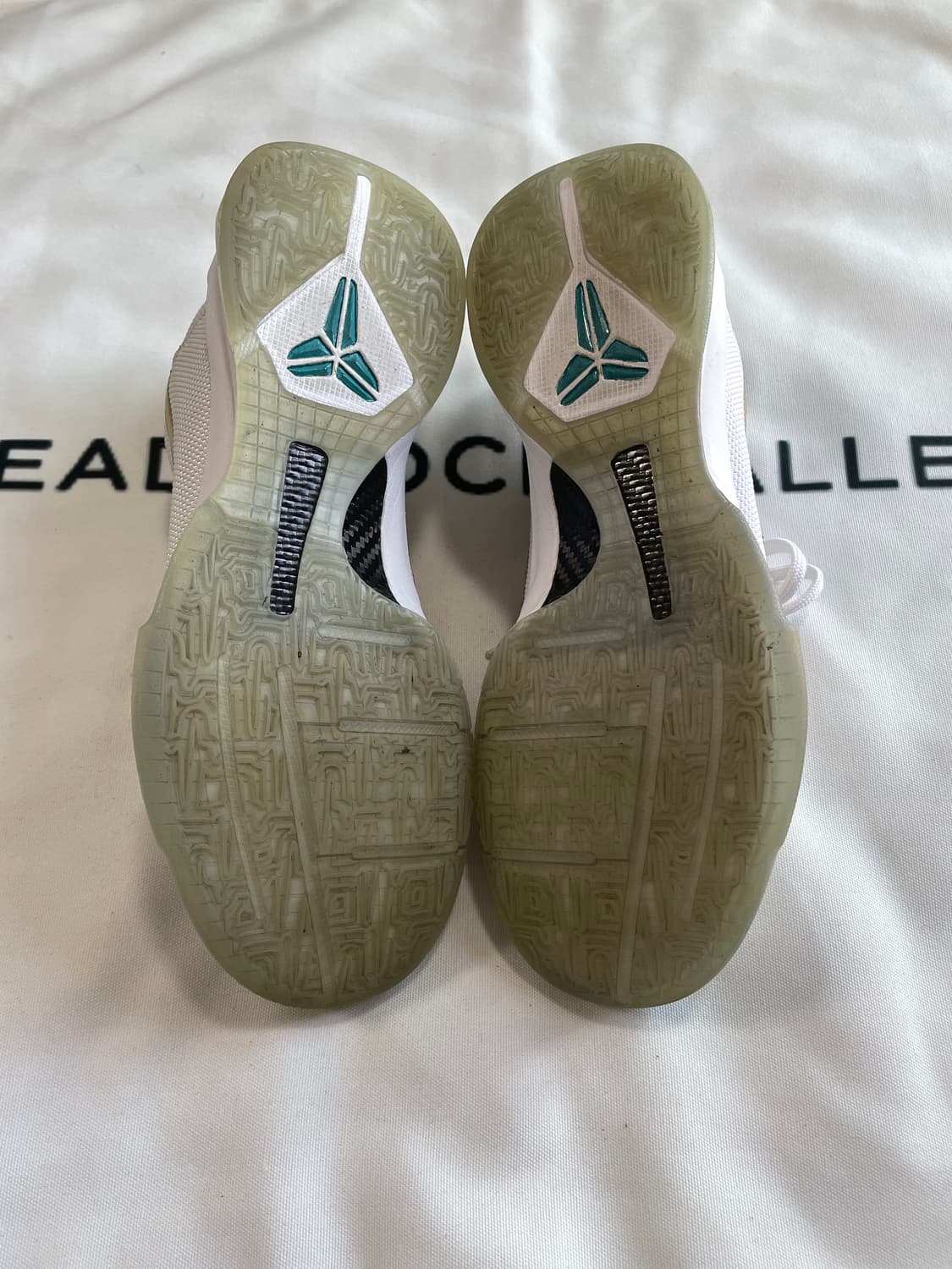 코비5 프로트로 언디핏 what if white 상품이미지4