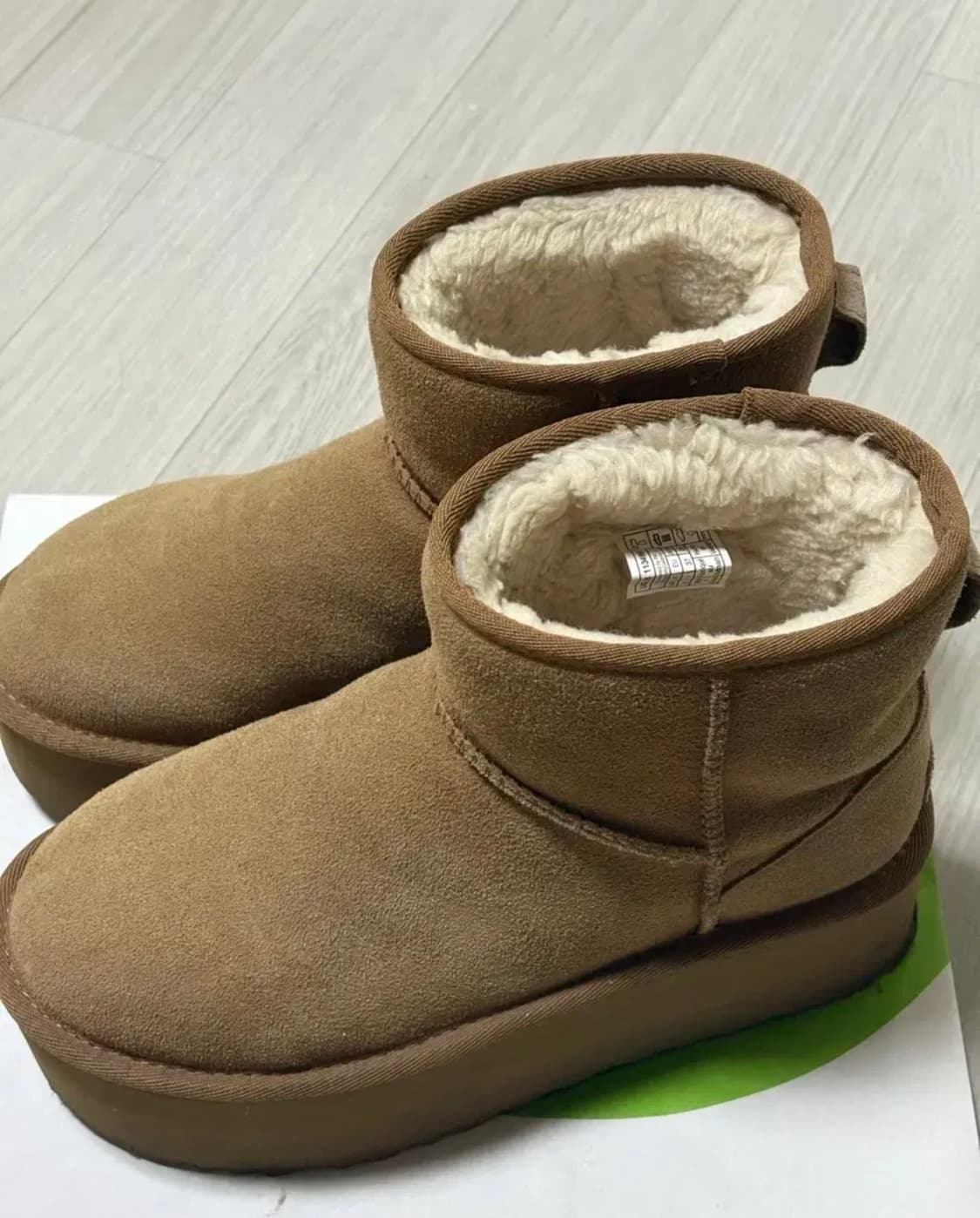 UGG 클래식 미니 플랫폼 부츠 230 상품이미지4