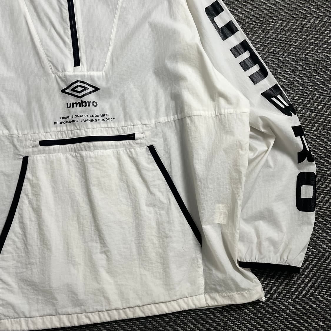 엄브로 빅로고 박시핏 나일론 우븐 아노락 o 4104 상품이미지2