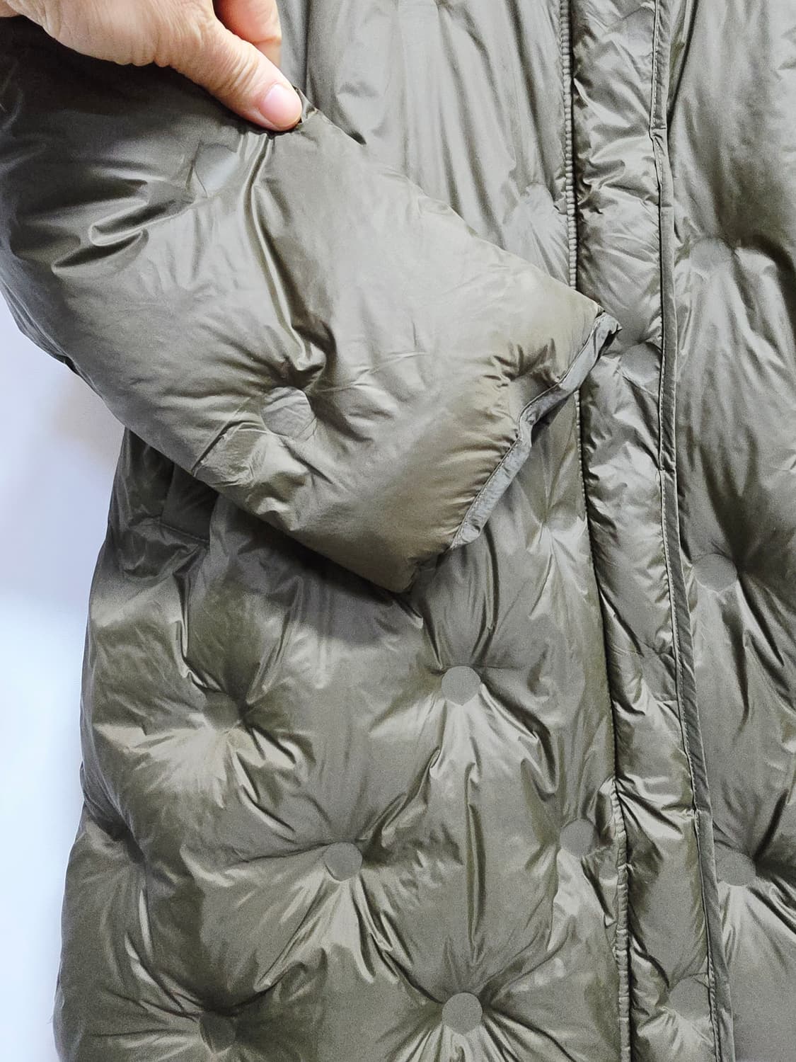 쿠카이 KOOKAI 카키색 구스패딩 코트 상품이미지4