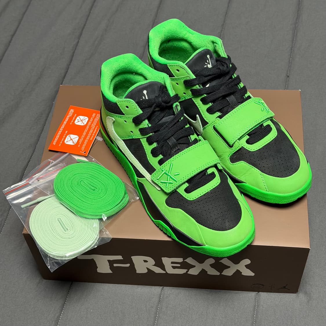 [260] 트래비스 스캇 T-렉스 그린 스파크(점프맨잭 티렉스) 상품이미지1