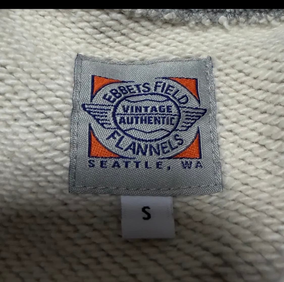 이벳필드 라이트 그레이 색상 맨투맨 상품이미지2