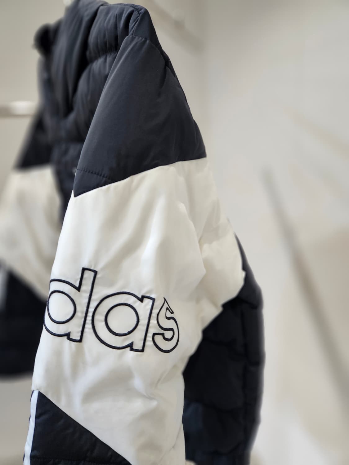 아디다스 구스다운 패딩 상품이미지4