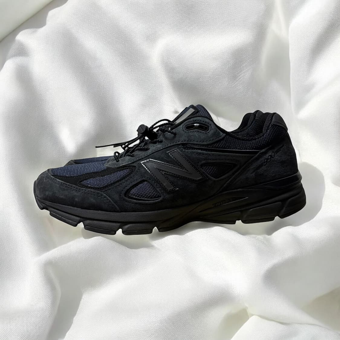 JJJJound X New Balance 990v4 상품이미지1