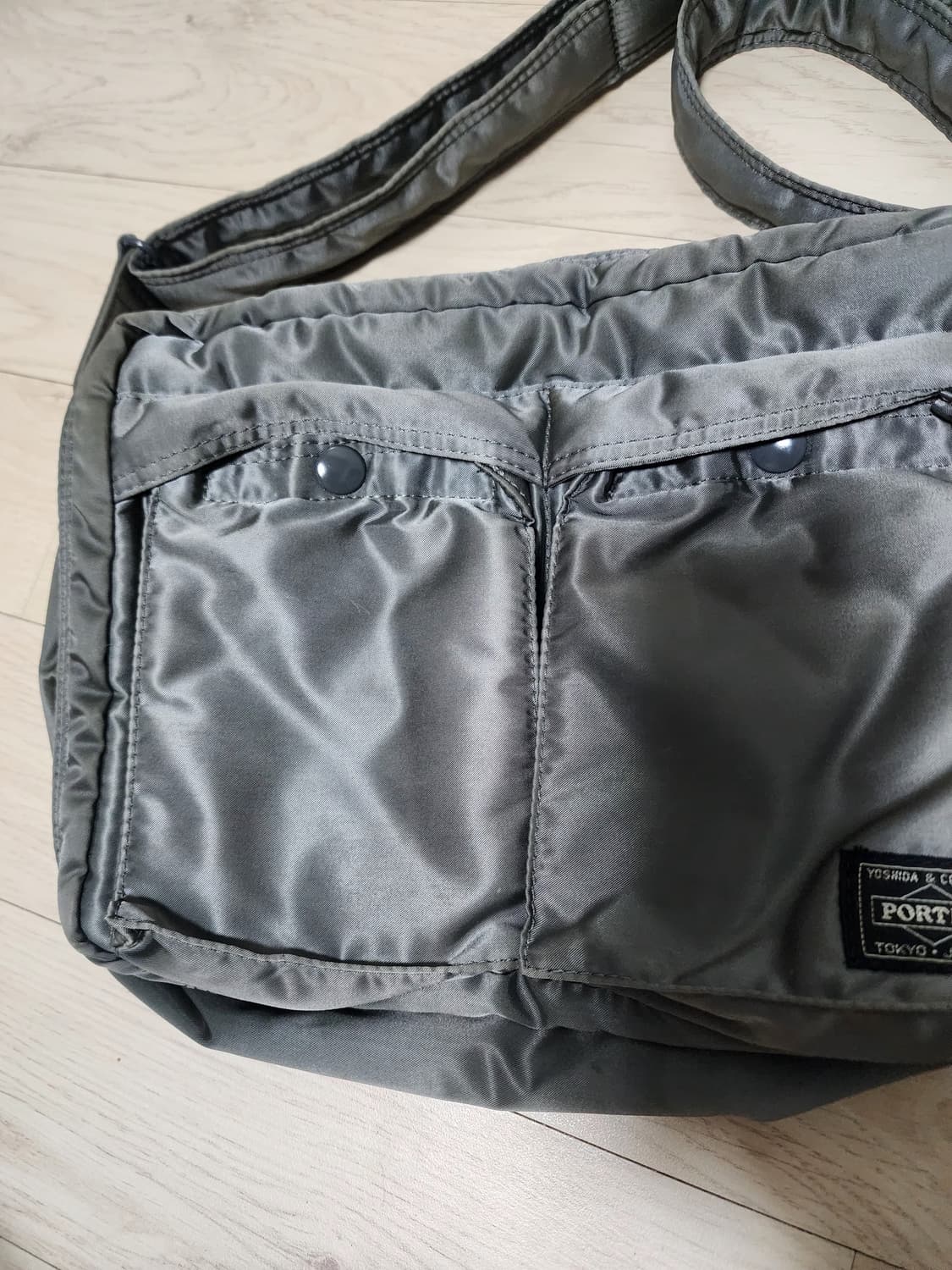 요시다포터 탱커 숄더백 라지 실버그레이 상품이미지3