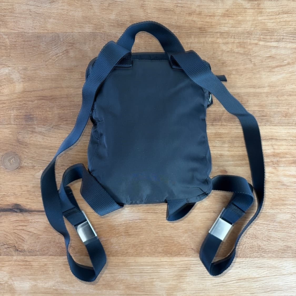 프라다 포코노 나일론 스퀘어 백팩 상품이미지4