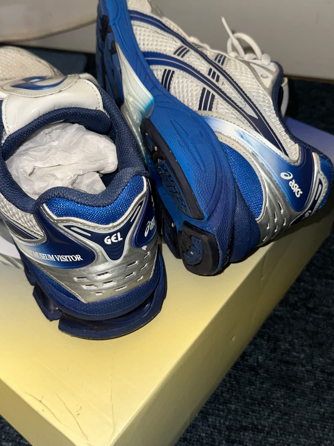 더뮤지엄비지터X아식스 젤 카야노 14 실버/블루 270 상품이미지3