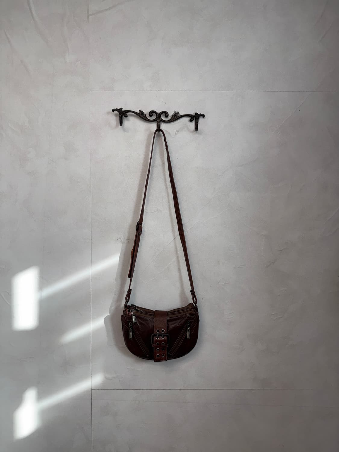 Nicole brown double pocket buckle 크로스백 상품이미지2
