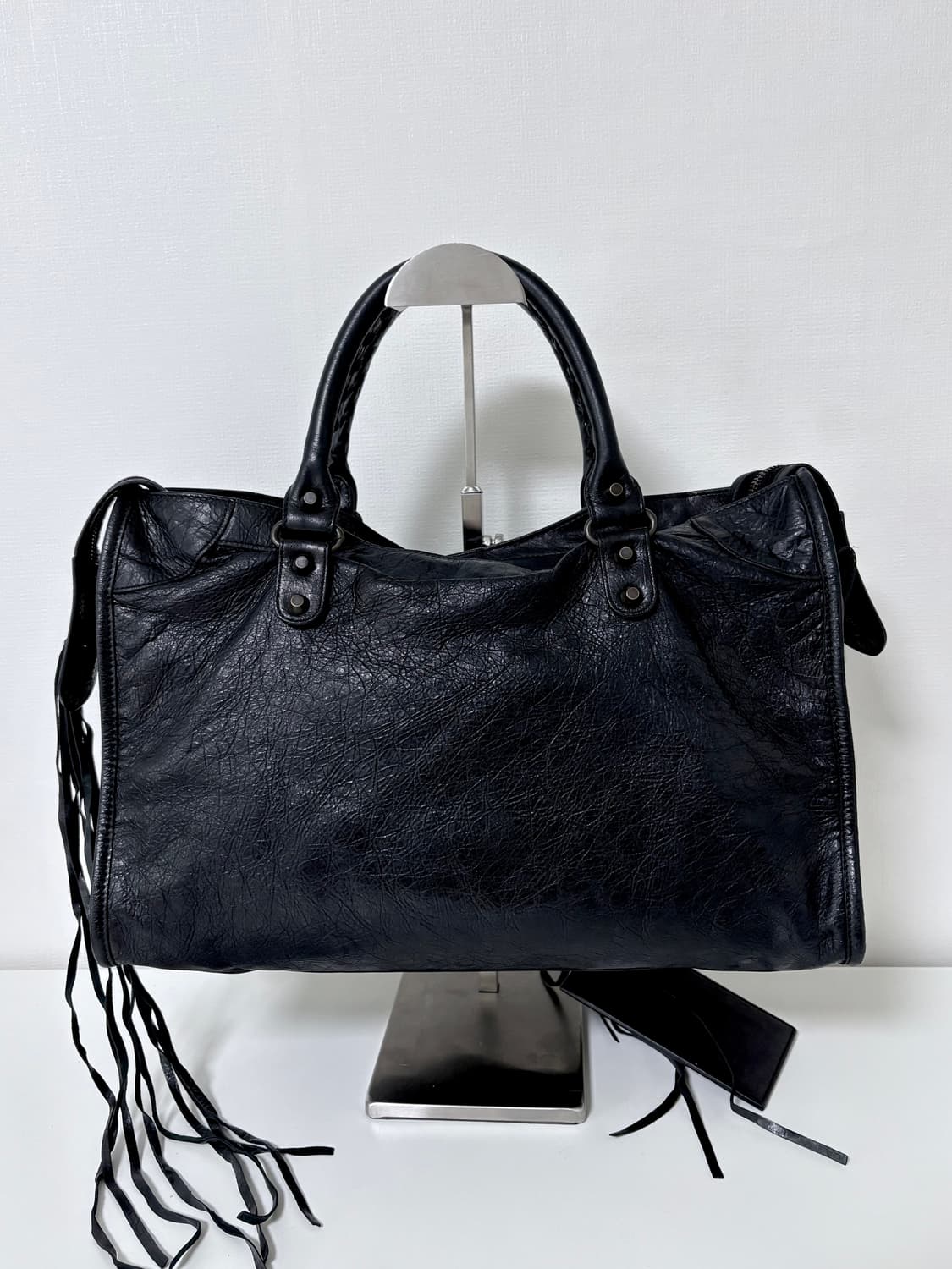 발렌시아가 시티 모터백 블랙 미디움 상품이미지9