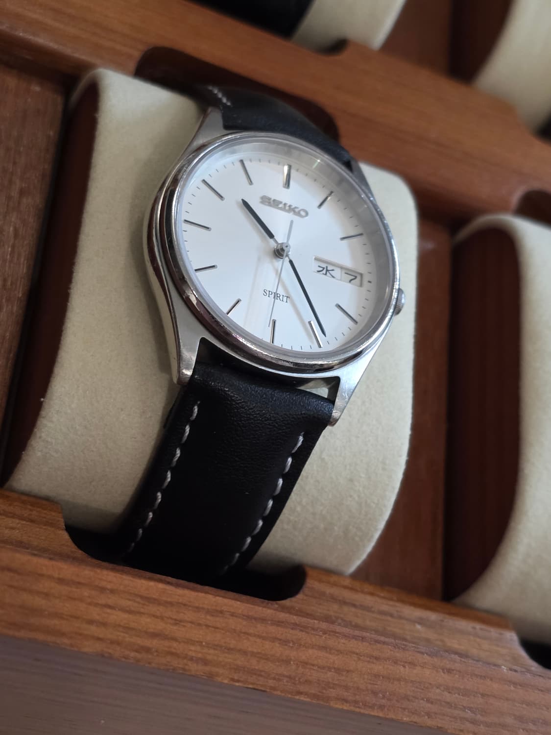 세이코 스피릿 시계 판매합니다. 상품이미지3
