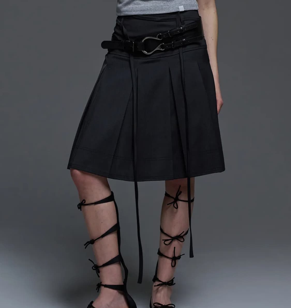 팬시클럽 포멀 버튼 플리츠 미디 스커트 블랙 1사이즈 상품이미지2