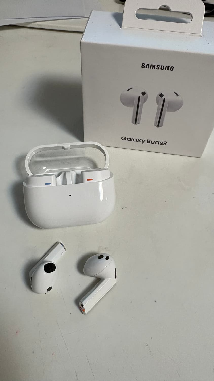 삼성 갤럭시 버즈3 화이트 상품이미지2