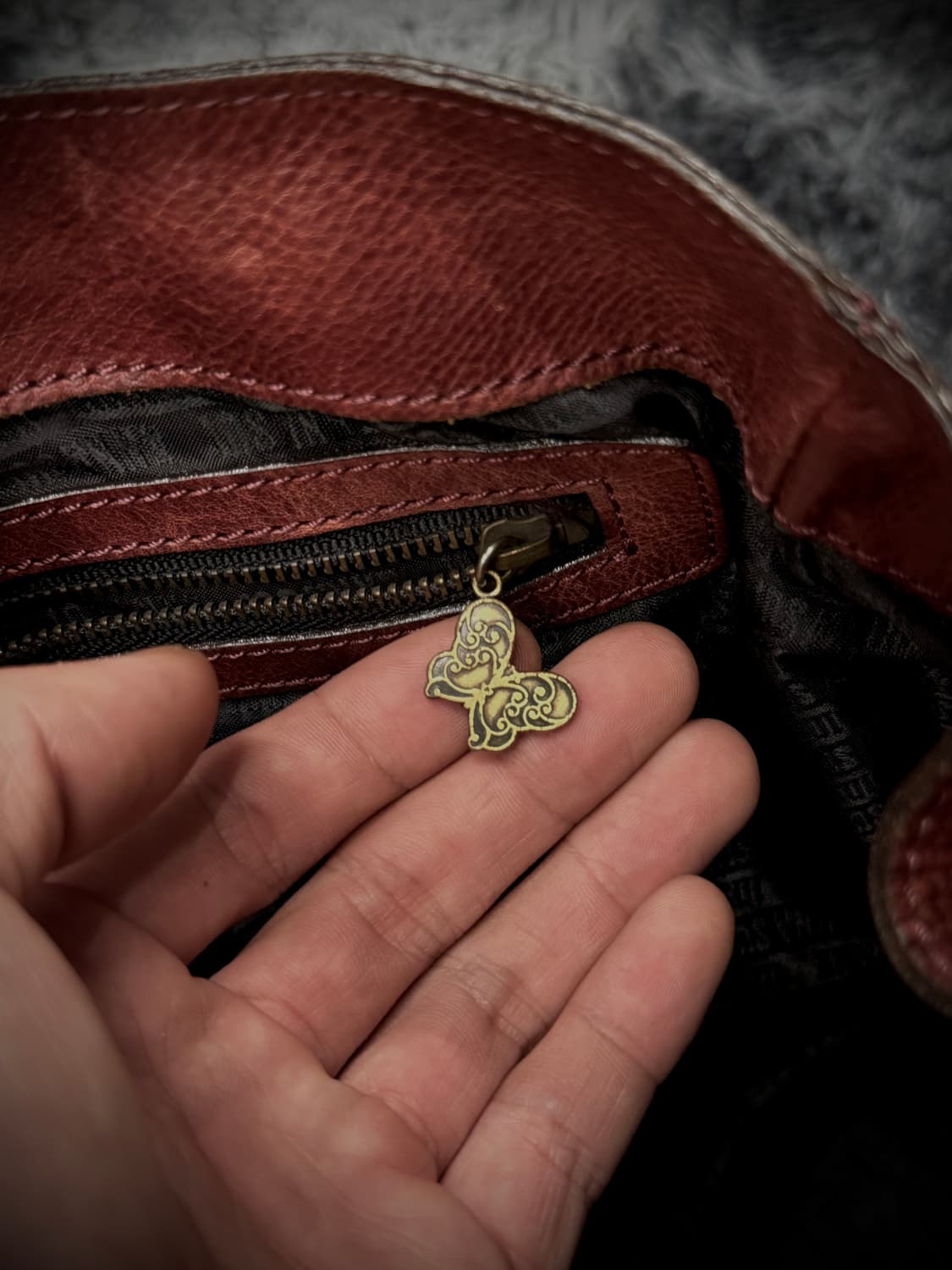 Anna Sui 버건디 포켓 레더 숄더백 상품이미지9