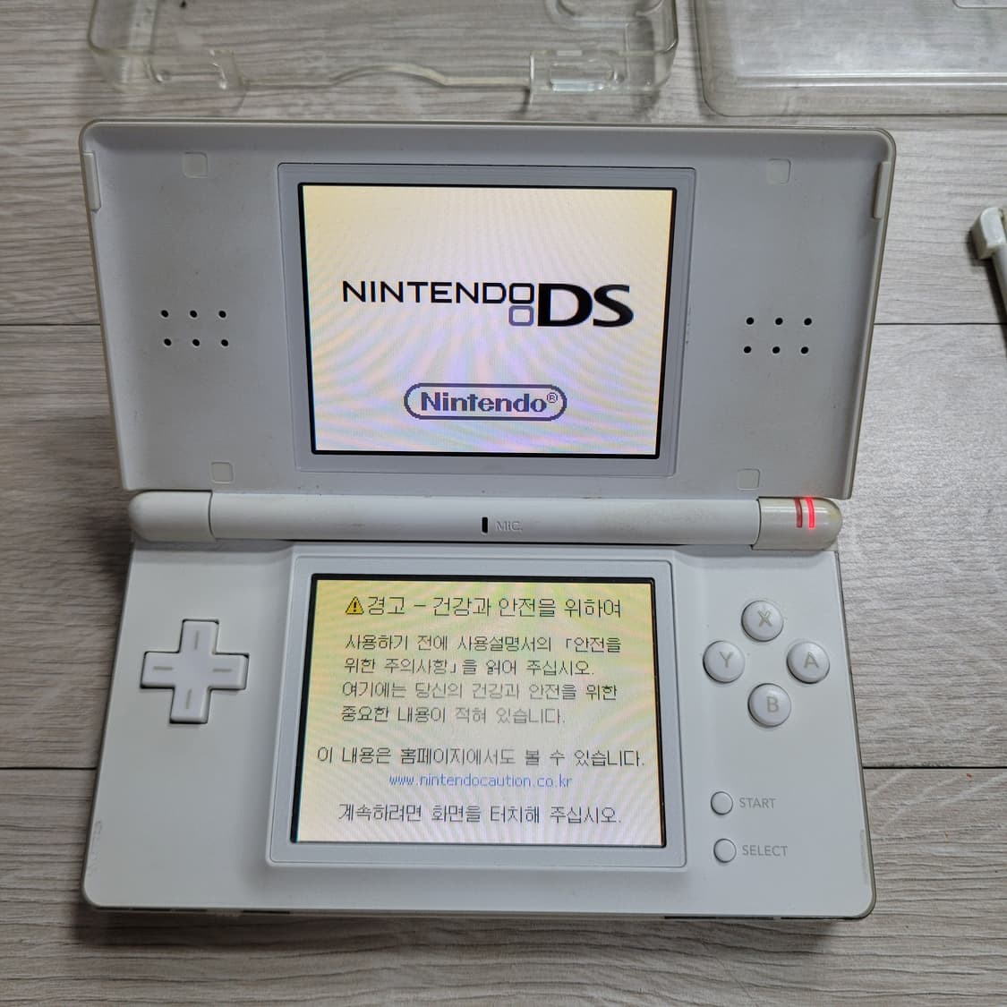 닌텐도 DS lite 화이트 본체에 포켓몬스터 블랙2 상품이미지3