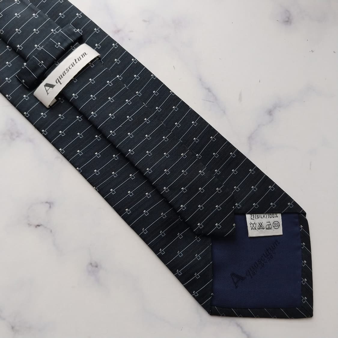 아쿠아스큐텀 실크 네이비 패턴 넥타이 9.9cm A+~A등급 K2241 상품이미지7