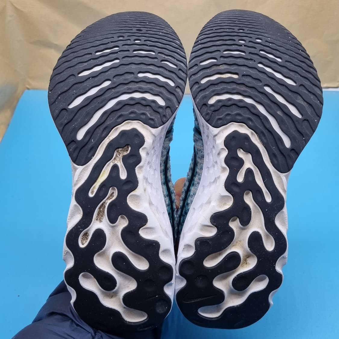 나이키 리액트 인피니티런 플라이니트3 235. 상품이미지3