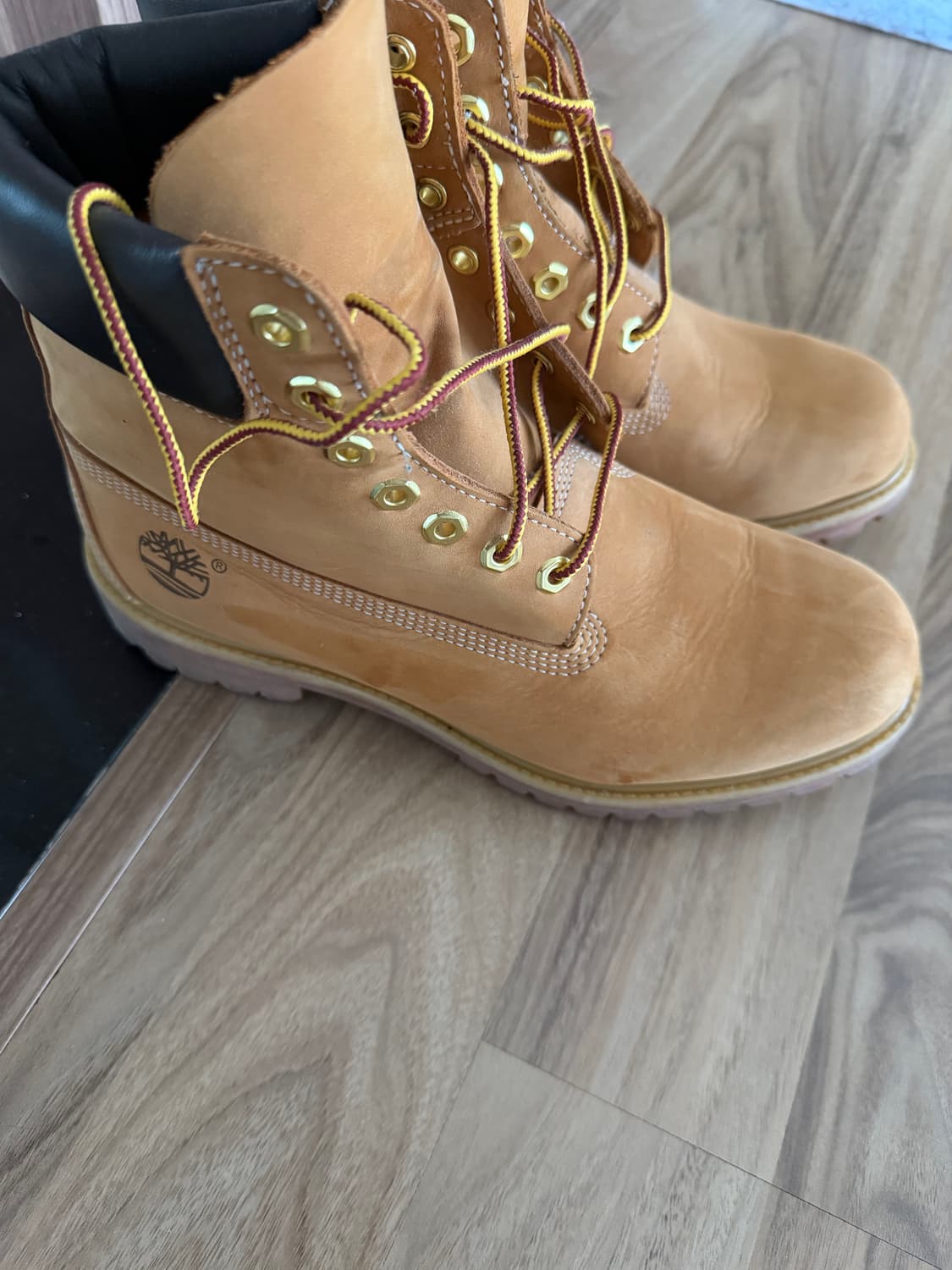 팀버랜드 6인치 프리미엄 270사이즈 (5회 착용) 상품이미지1