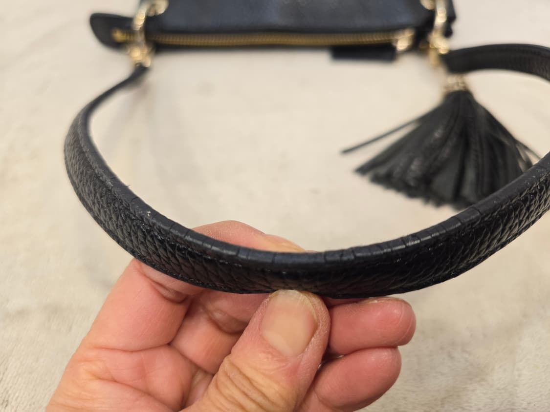 메트로시티 블랙 가죽 숄더백 태슬 장식 상품이미지10